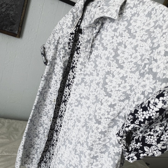 Denim &Flower shortsleeved shirt - Picture 4 of 4